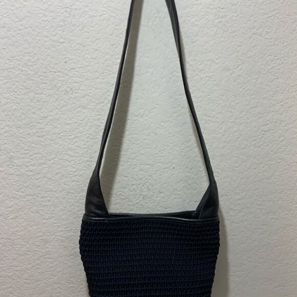 Dillard's Women’s Woven Navy Blue Shoulder Bag Purse Leather trim - Picture 2 of 15